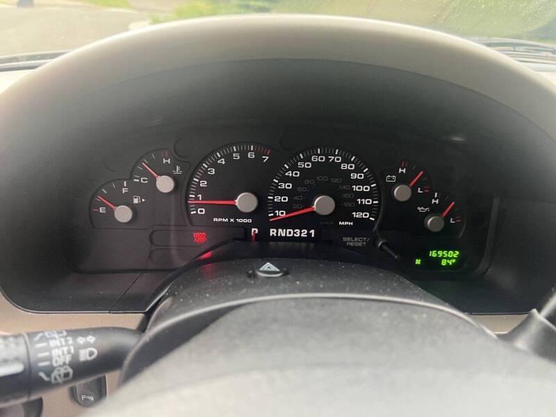 2004 Ford Explorer XLT - Photo 10