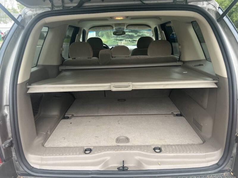 2004 Ford Explorer XLT - Photo 18