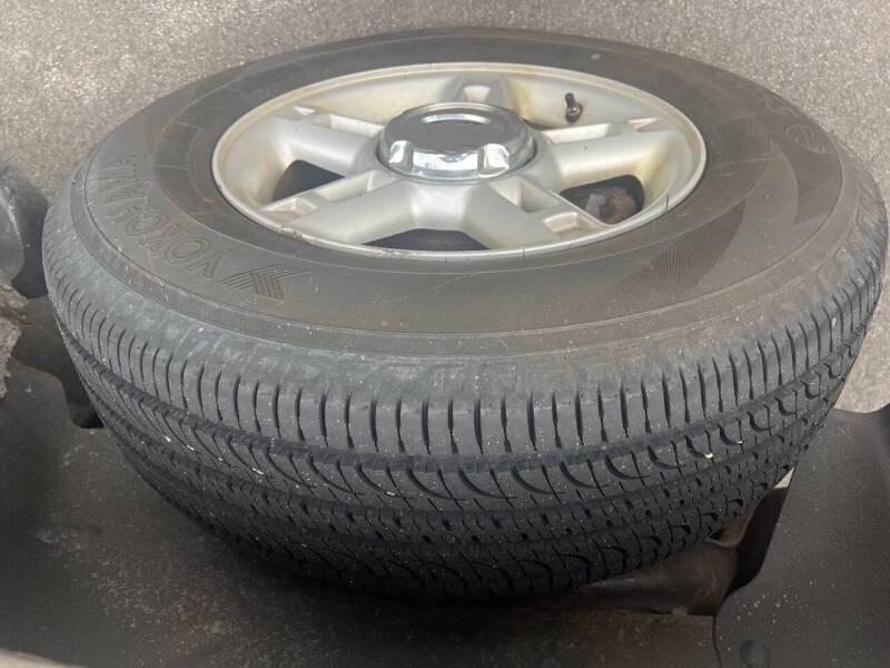 2004 Ford Explorer XLT - Photo 20