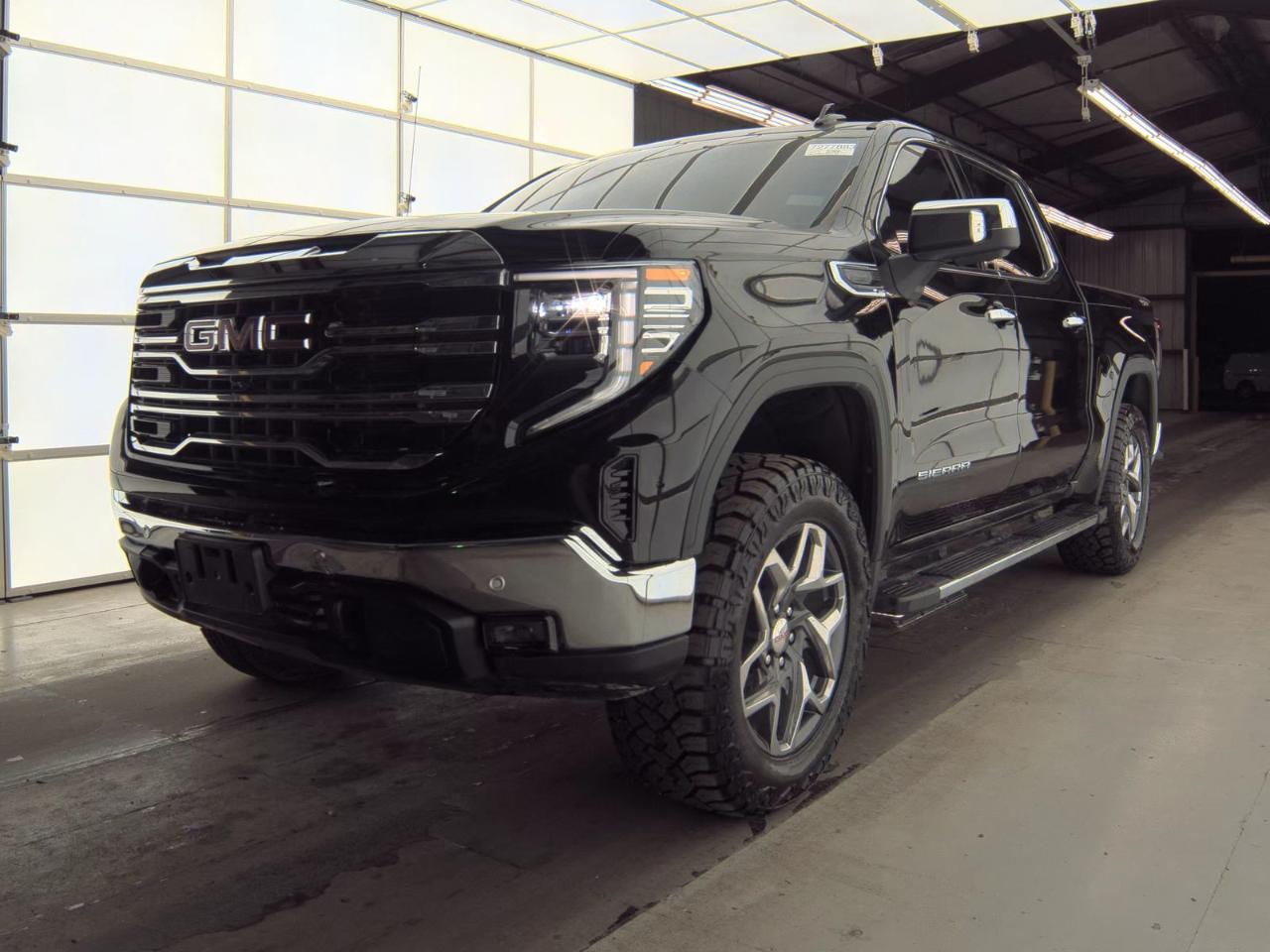 2024 GMC Sierra 1500 SLT Crew Cab 4WD