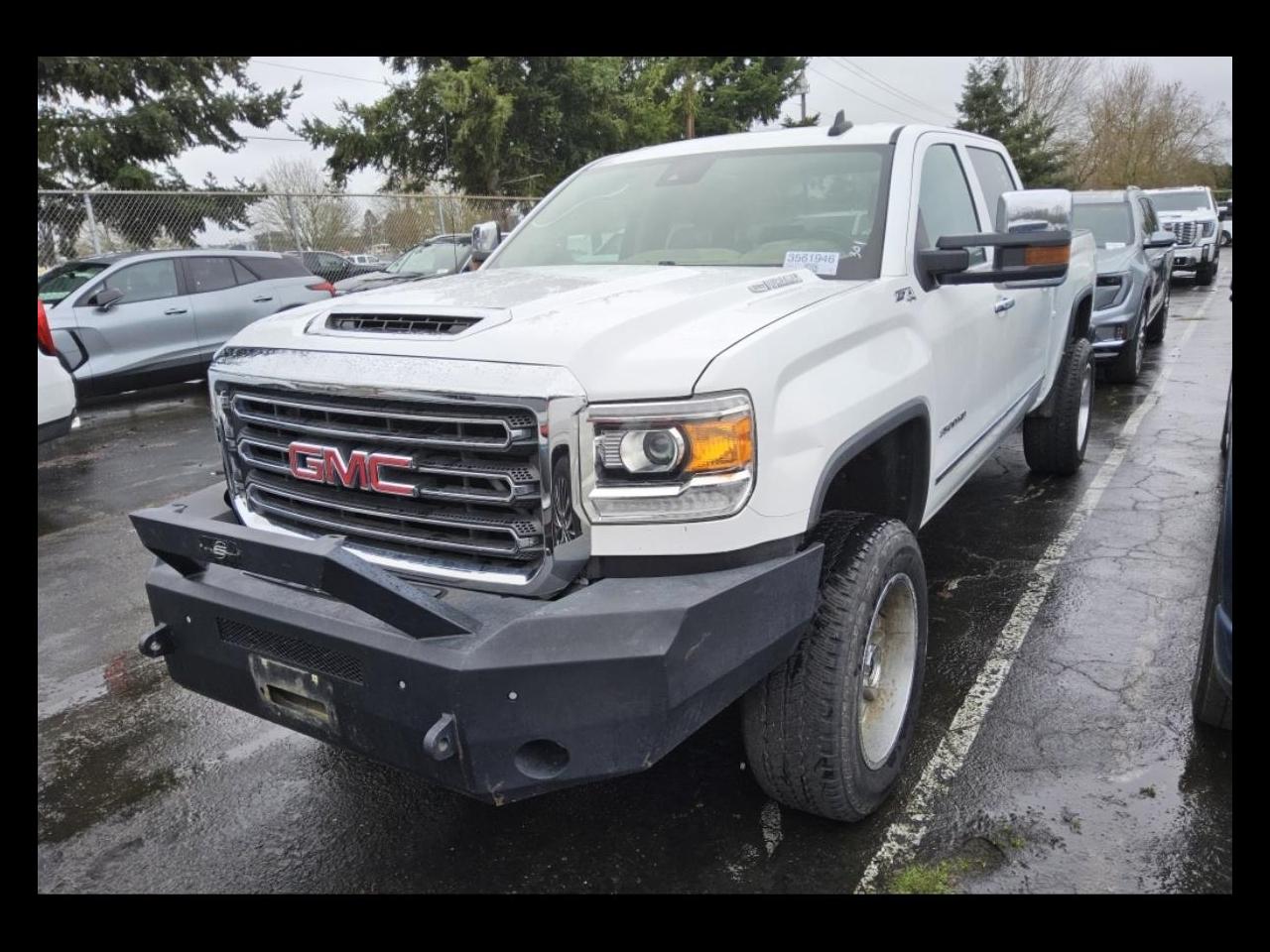 Summit White 2019 GMC Sierra 2500HD SLT Crew Cab 4WD Pickup Truck Four-Wheel Drive 