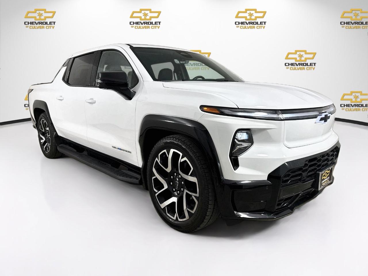 Summit White 2024 Chevrolet Silverado EV Pickup Truck All-Wheel Drive 