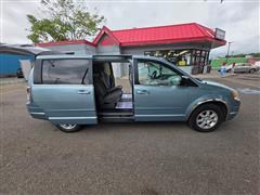 2010 Chrysler Town & Country 