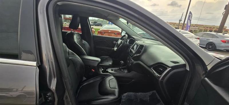 Jeep Cherokee Latitude Plus FWD 2019