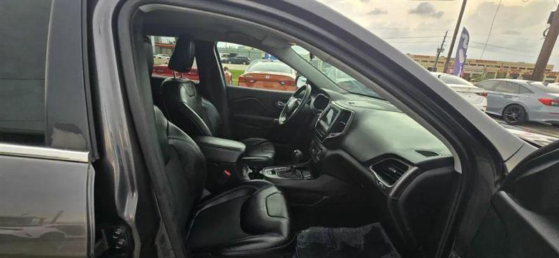 Jeep Cherokee Latitude Plus FWD 2019