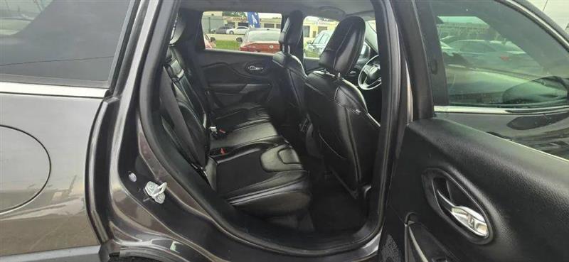 Jeep Cherokee Latitude Plus FWD 2019