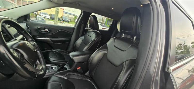 Jeep Cherokee Latitude Plus FWD 2019