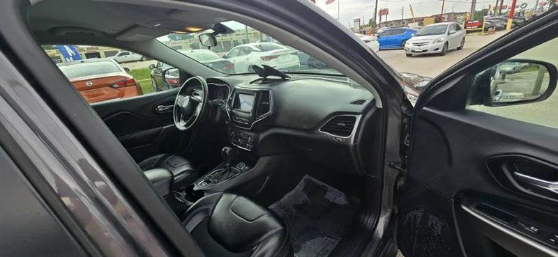 Jeep Cherokee Latitude Plus FWD 2019