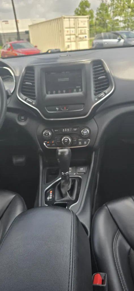 Jeep Cherokee Latitude Plus FWD 2020