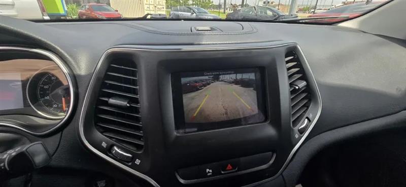 Jeep Cherokee Latitude Plus FWD 2020