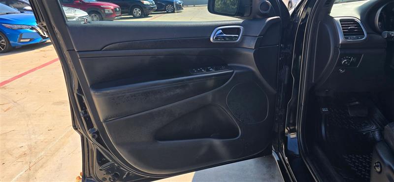 Jeep Grand Cherokee Laredo 2WD 2018