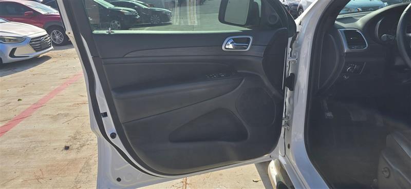 Jeep Grand Cherokee Laredo 2WD 2019