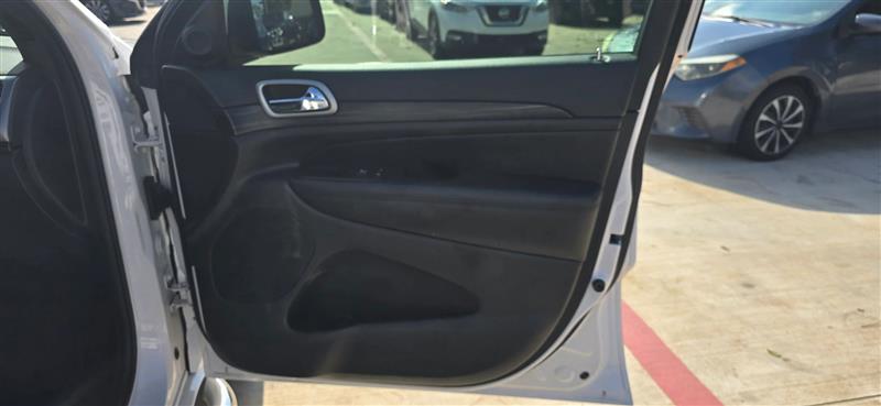 Jeep Grand Cherokee Laredo 2WD 2019