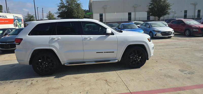 Jeep Grand Cherokee Laredo 2WD 2019