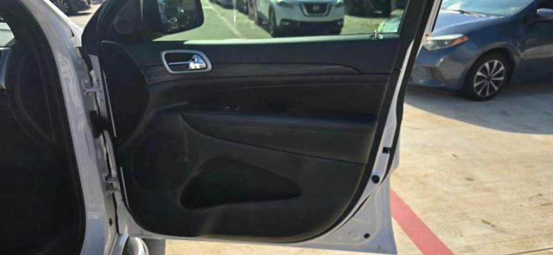 Jeep Grand Cherokee Laredo 2WD 2019