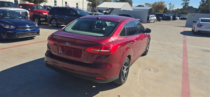 Ford Focus SE Sedan 2016