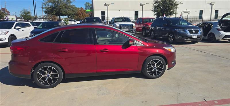 Ford Focus SE Sedan 2016