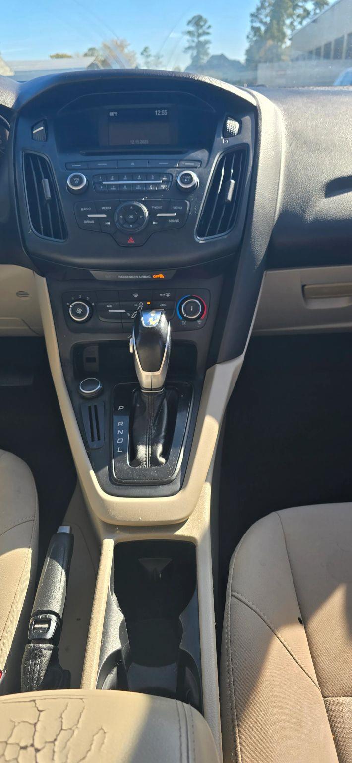 Ford Focus SE Sedan 2016