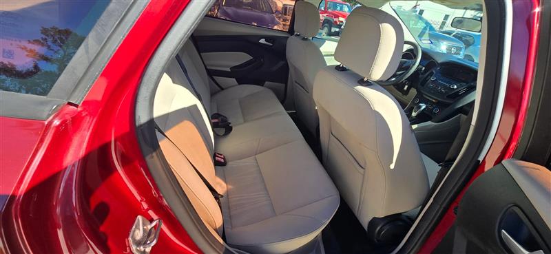 Ford Focus SE Sedan 2016