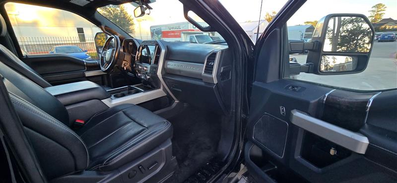 Ford F-250 SD Lariat Crew Cab 4WD 2022