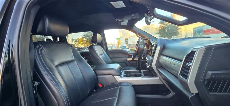 Ford F-250 SD Lariat Crew Cab 4WD 2022