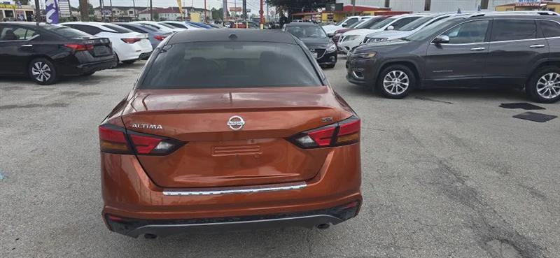 Nissan Altima 2.5 SR 2022