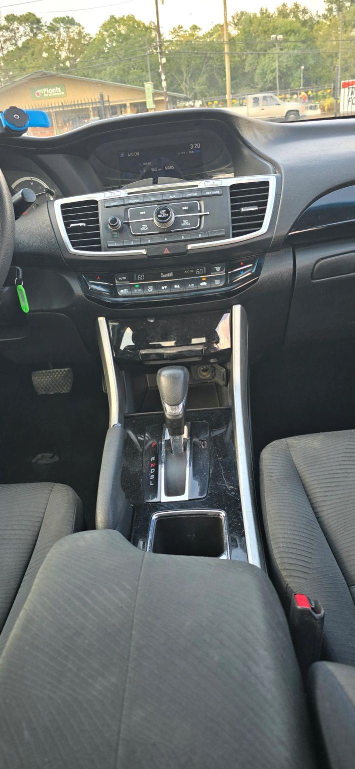 Honda Accord LX Sedan CVT 2017