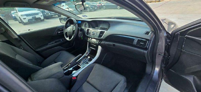 Honda Accord LX Sedan CVT 2017