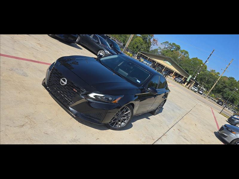 2023 Nissan Altima VC-T SR