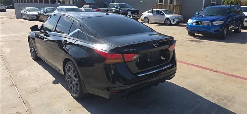 Nissan Altima VC-T SR 2023