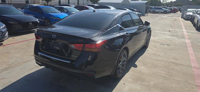 Nissan Altima VC-T SR 2023