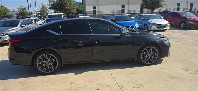 Nissan Altima VC-T SR 2023