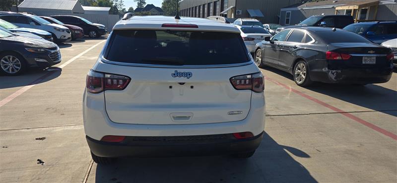 Jeep Compass Latitude FWD 2020