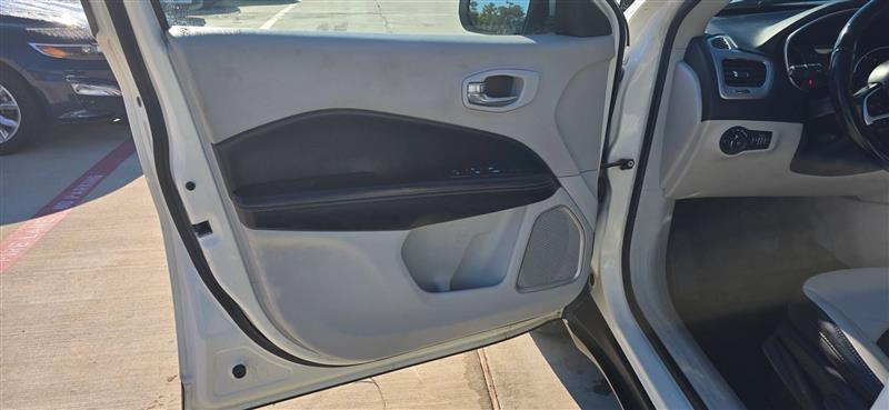 Jeep Compass Latitude FWD 2020