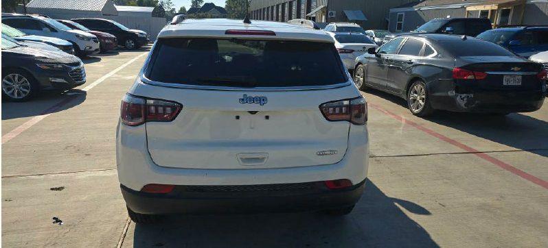Jeep Compass Latitude FWD 2020