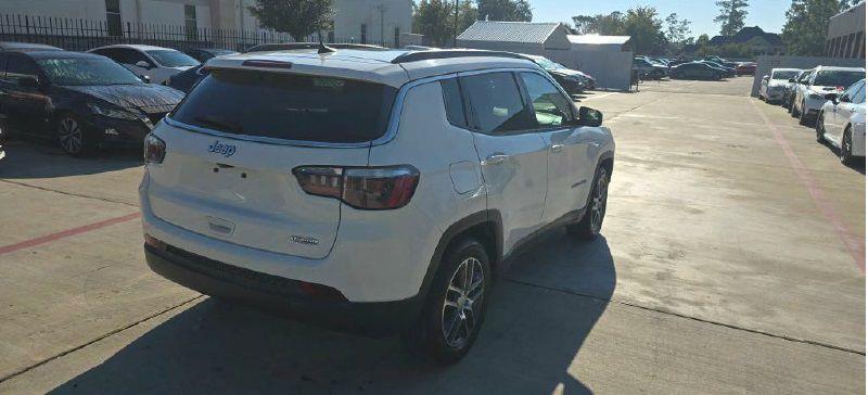 Jeep Compass Latitude FWD 2020