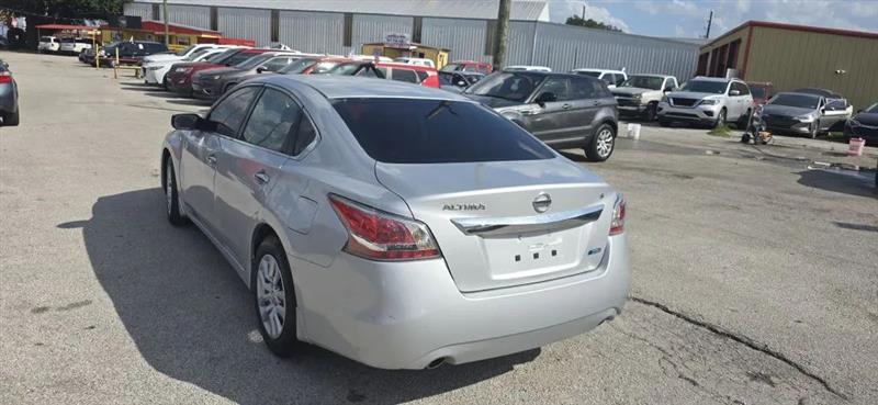 Nissan Altima 2.5 S 2014