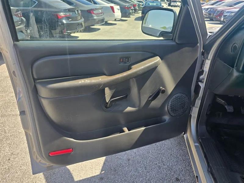 Chevrolet Silverado 1500 Work Truck Long Bed 2WD 2004