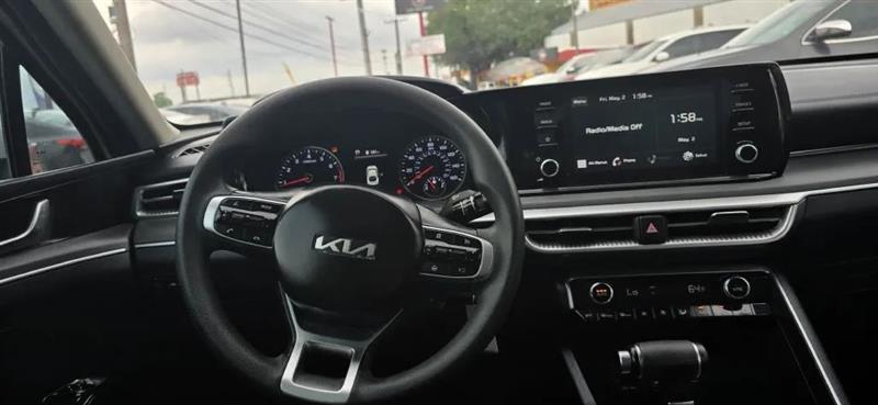 Kia K5 LX 2022