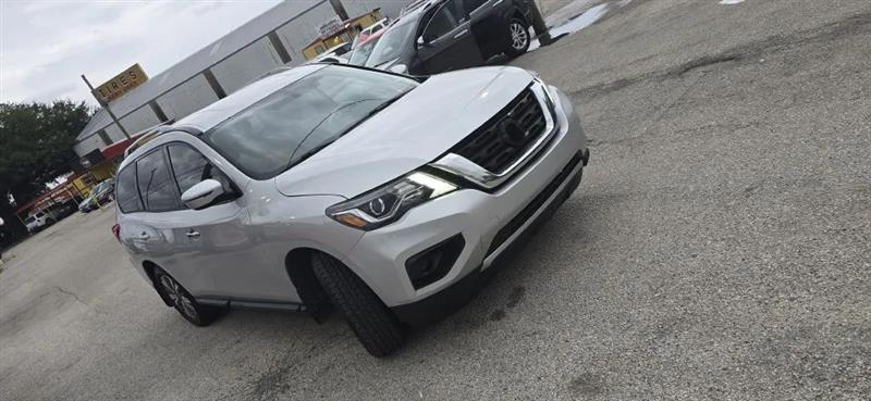 Nissan Pathfinder S 2WD 2017