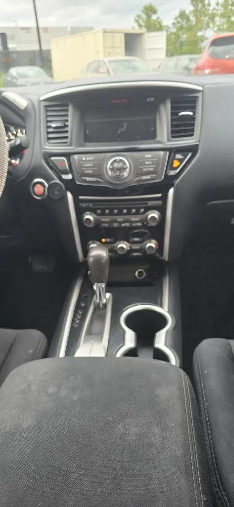 Nissan Pathfinder S 2WD 2017