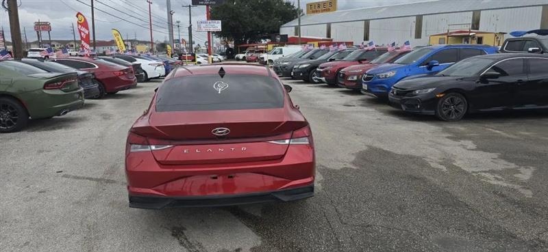 Hyundai Elantra SEL 2021
