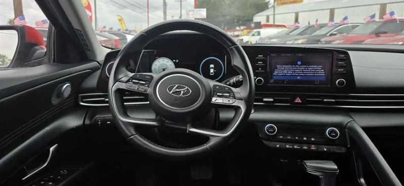 Hyundai Elantra SEL 2021
