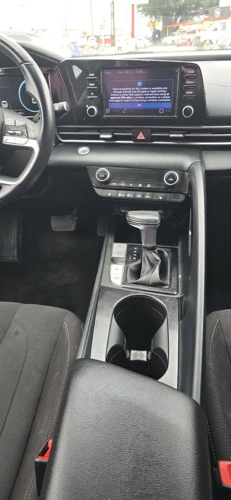 Hyundai Elantra SEL 2021