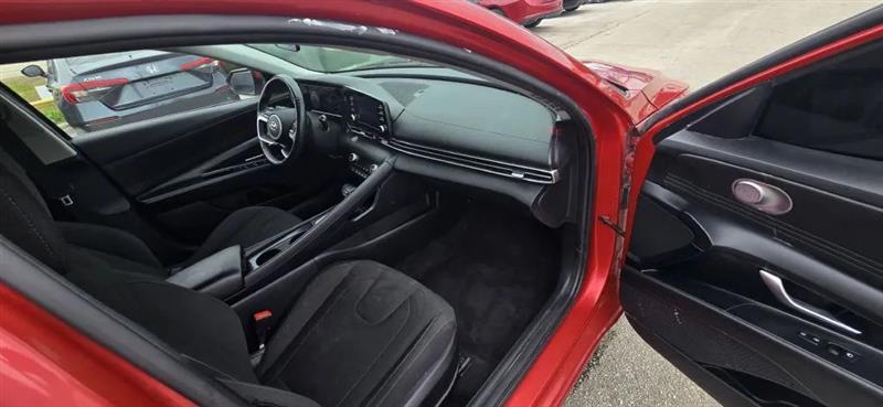 Hyundai Elantra SEL 2021