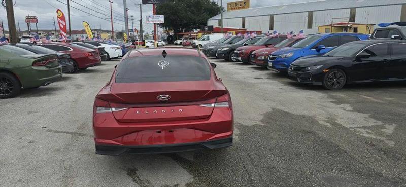Hyundai Elantra SEL 2021