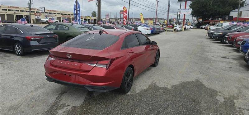 Hyundai Elantra SEL 2021