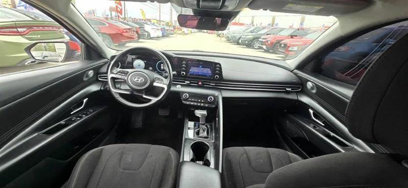 Hyundai Elantra SEL 2021