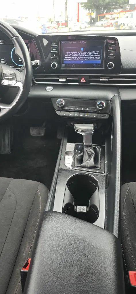 Hyundai Elantra SEL 2021