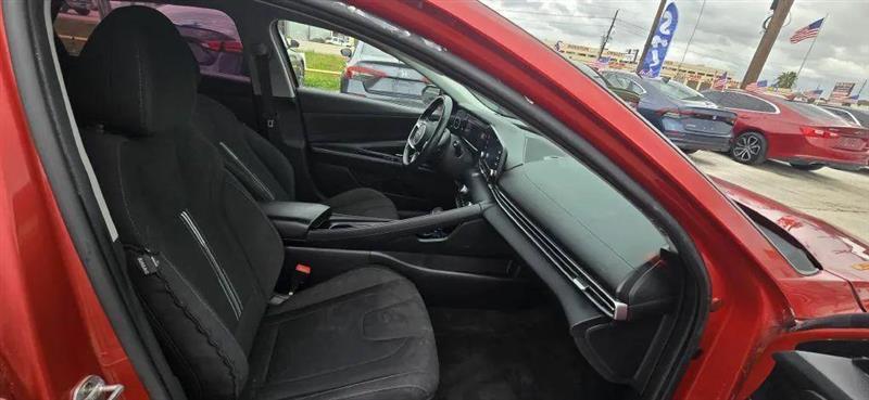 Hyundai Elantra SEL 2021